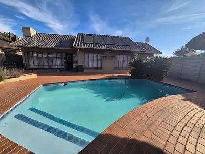 4 Bedroom House For Sale in Randfontein - tw9e.webp
