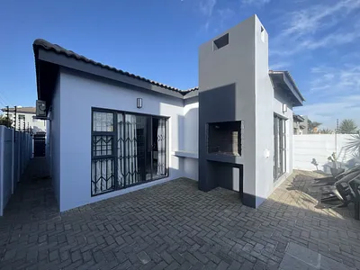 3 Bedroom House For Sale in Blouberg - PwTJ.webp