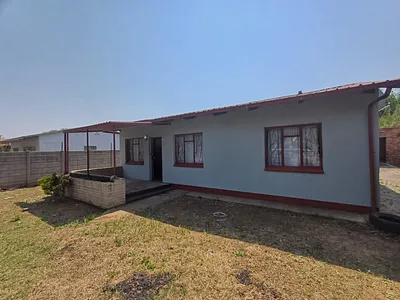3 Bedroom House For Sale in Klerksdorp - xkyS.webp