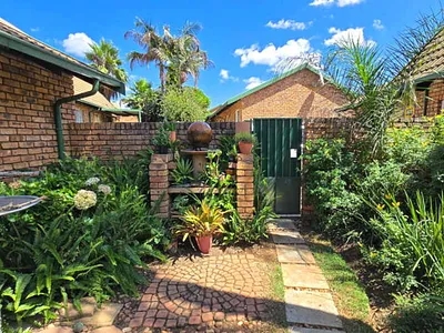 2 Bedroom Townhouse For Sale in Pretoria - PpBG.webp