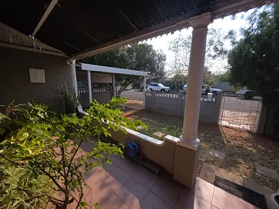 3 Bedroom House For Sale in Kimberley - j77L.webp