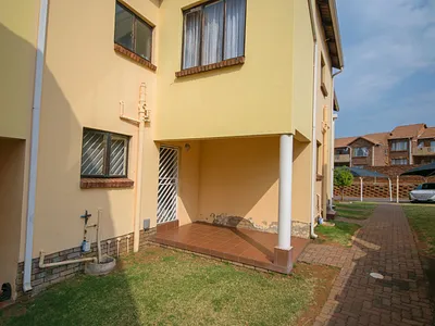 2 Bedroom Townhouse For Sale in Johannesburg - img