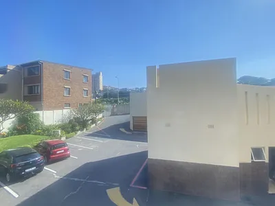 2 Bedroom Apartment For Sale in Amanzimtoti - img
