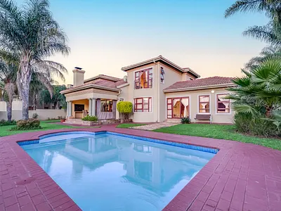 4 Bedroom House For Sale in Krugersdorp - img