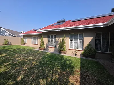 5 Bedroom House For Sale in Kimberley - N7qd.webp