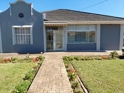 4 Bedroom House For Sale in Port Elizabeth - KJTz.webp