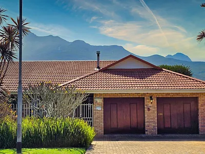 3 Bedroom House For Sale in George - YyiY.webp