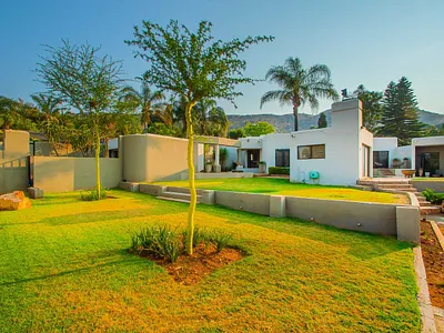 4 Bedroom House For Sale in Roodepoort - img