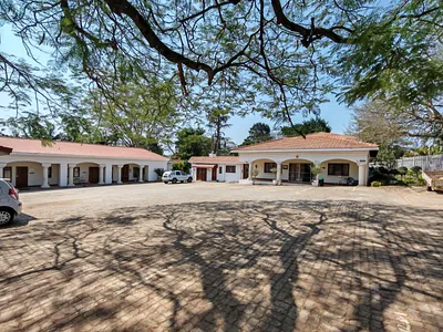 12 Bedroom House For Sale in White River - 3flE.webp