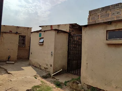 5 Bedroom House For Sale in Tembisa - XLyK.webp