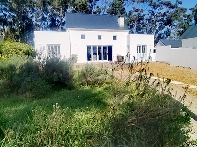 3 Bedroom House To Rent in Somerset West - Bb9R.webp