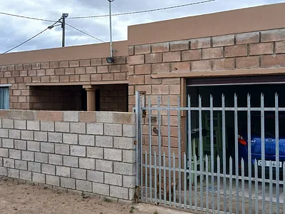 4 Bedroom House For Sale in Mossel Bay - TZ5W.webp