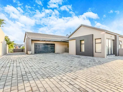 4 Bedroom House For Sale in Pretoria - Hwyc.webp