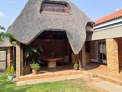 3 Bedroom House For Sale in Klerksdorp - Mm37.webp