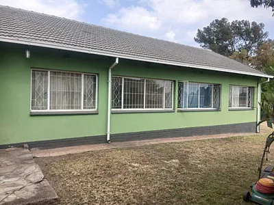 3 Bedroom House For Sale in Kempton Park - jDup.webp