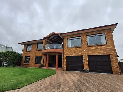 7 Bedroom House For Sale in Hartenbos - nVWw.webp