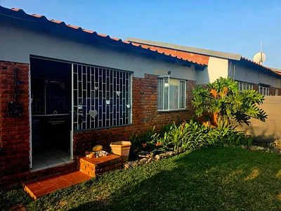 3 Bedroom Townhouse For Sale in Mokopane - 6fyh.webp