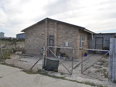 2 Bedroom House For Sale in Port Elizabeth - kwij.webp