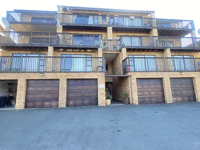 2 Bedroom Apartment For Sale in Amanzimtoti - S1Wt.webp