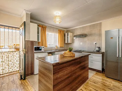 2 Bedroom Townhouse For Sale in Allen's Nek, Roodepoort - LQx4.webp