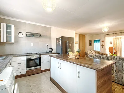 2 Bedroom Townhouse For Sale in Allen's Nek, Roodepoort - uCX7.webp