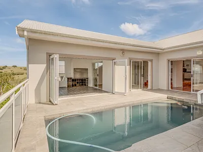 3 Bedroom House For Sale in Port Elizabeth - KyOv.webp