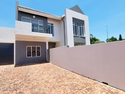 4 Bedroom Townhouse To Rent in Pretoria - img