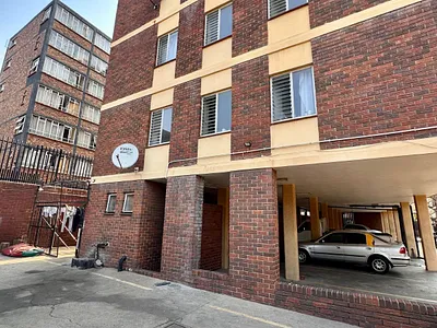 3 Bedroom Apartment For Sale in Pretoria - mrxK.webp