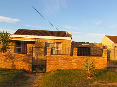 3 Bedroom House For Sale in Port Elizabeth - Ntsa.webp