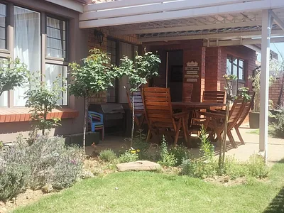 2 Bedroom Townhouse For Sale in Pretoria - pyrt.webp