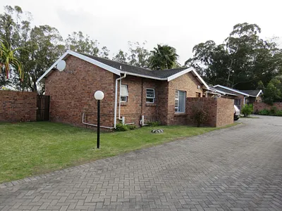 3 Bedroom Townhouse For Sale in Port Elizabeth - N7EA.webp