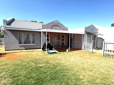 3 Bedroom House For Sale in Kimberley - Egaf.webp