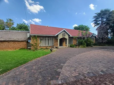 4 Bedroom House For Sale in Klerksdorp - jmUc.webp