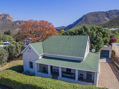 3 Bedroom House For Sale in Montagu - QFvo.webp