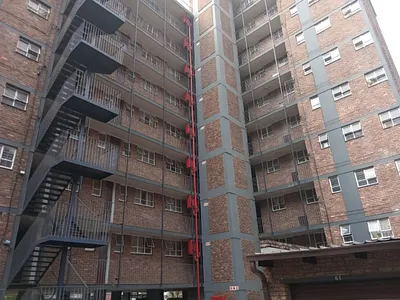 3 Bedroom Apartment For Sale in Pretoria - img