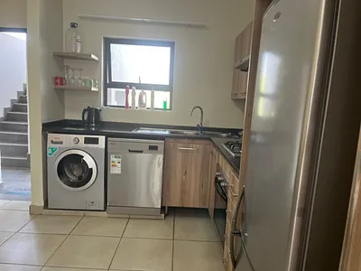 2 Bedroom Apartment For Sale in Sandton - img