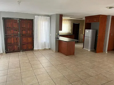 3 Bedroom Apartment To Rent in Burgersfort - img