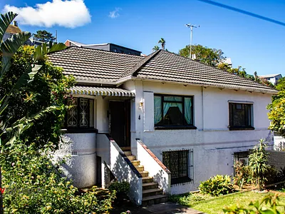 6 Bedroom House For Sale in Port Elizabeth - OeeN.webp