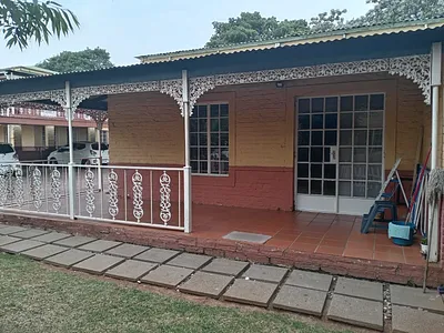 3 Bedroom Townhouse For Sale in Roodepoort - HJpa.webp