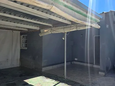 3 Bedroom House For Sale in Kimberley - AhQ9.webp