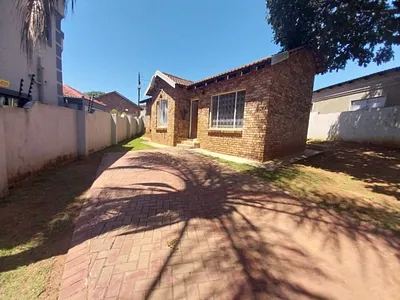 3 Bedroom House For Sale in Kingsview, White River - z5UR.webp