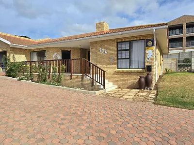 3 Bedroom House For Sale in Mossel Bay - GWdG.webp