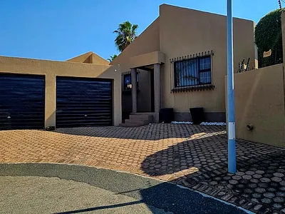2 Bedroom House For Sale in Randburg - img