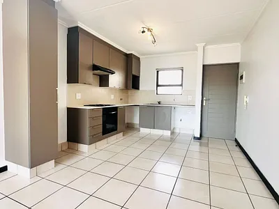 2 Bedroom Apartment For Sale in Sandton - m8hH.webp