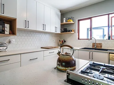 3 Bedroom Townhouse For Sale in Somerset West - vD2A.webp