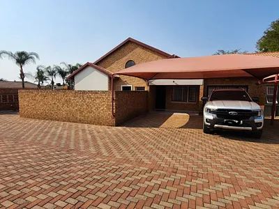 3 Bedroom Townhouse For Sale in Bendor, Polokwane - kzlH.webp