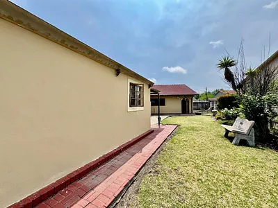 4 Bedroom House For Sale in Secunda - 4JgT.webp