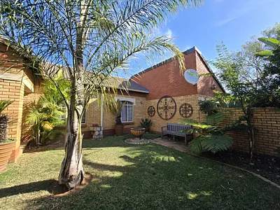 2 Bedroom Townhouse For Sale in Pretoria - MxyO.webp
