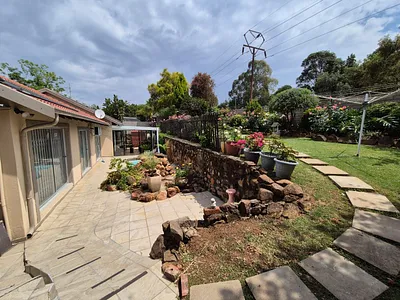 3 Bedroom House For Sale in Randburg - 68IK.webp