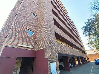 1 Bedroom Apartment For Sale in Pretoria - 4ZEl.webp